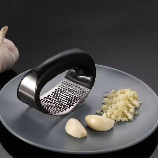 "Garlic Press Rocker – Stainless Steel Mincer & Crusher"